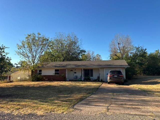 House for sale in Guthrie, Logan County