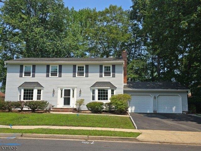 House for sale in Edison