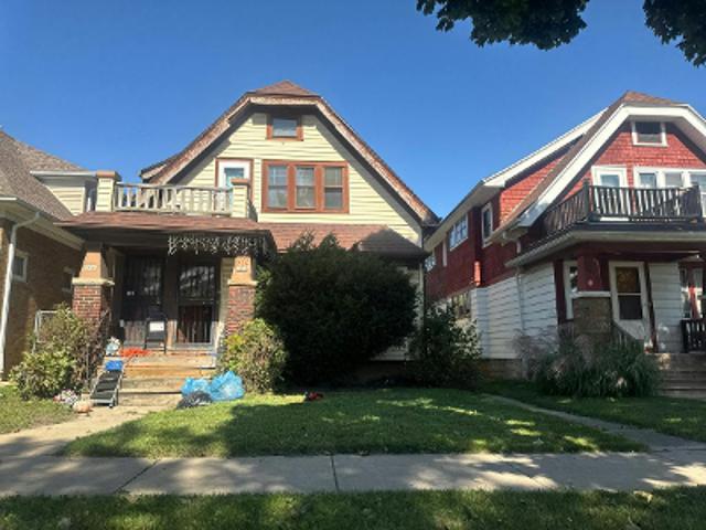 House for sale in Garden Homes, Milwaukee