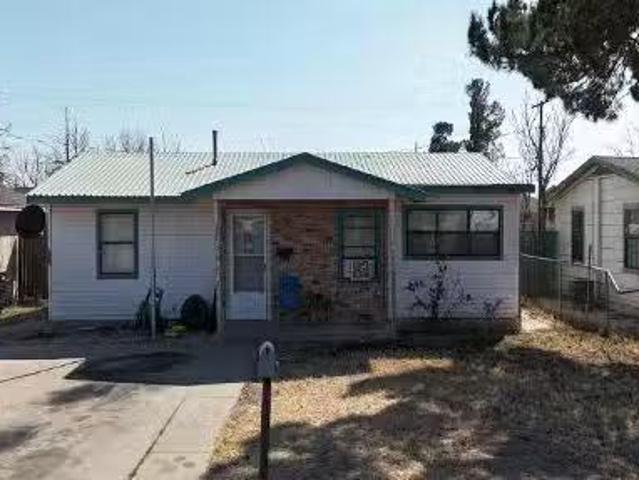 House for sale in Pecos
