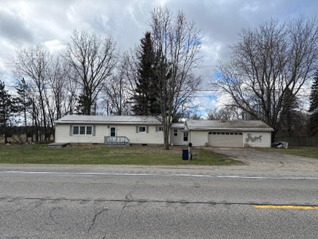 House for sale in Six Lakes, Michigan