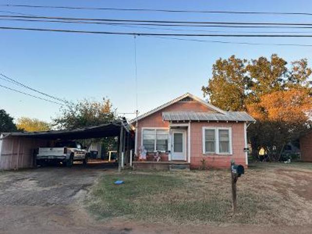 House for sale in Dilley, Texas