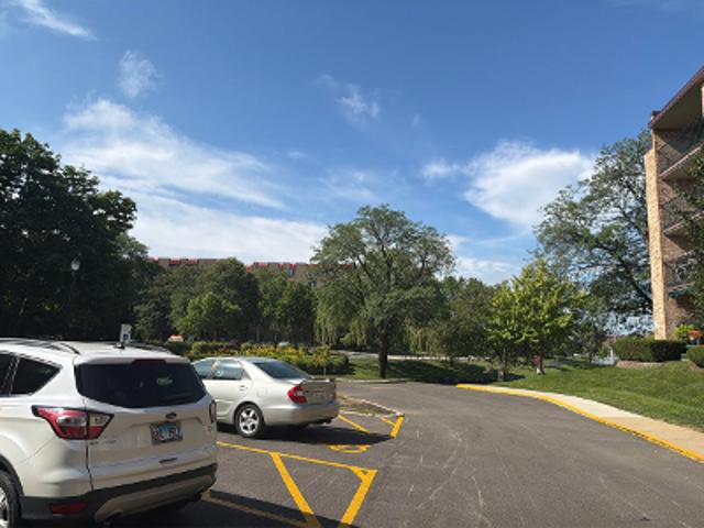 Condo for sale in Mount Prospect, Illinois