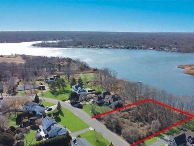 House for sale in Moriches