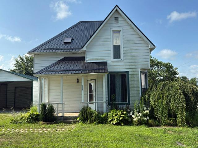 House for sale in Pine Village, Indiana