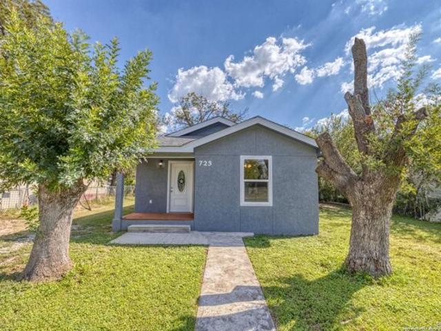 House for sale in Uvalde, Texas