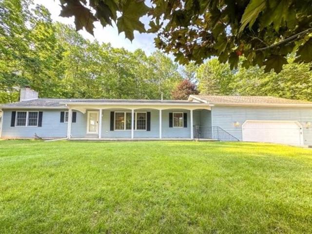 House for sale in Spruce