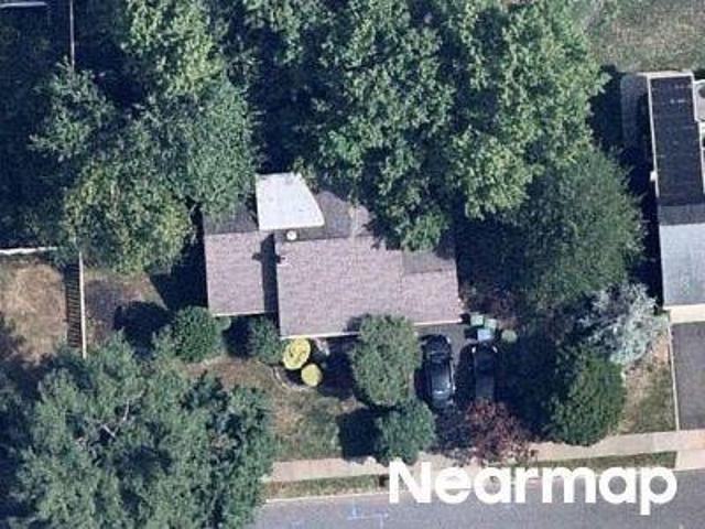 House for sale in Edison House for sale in Edison