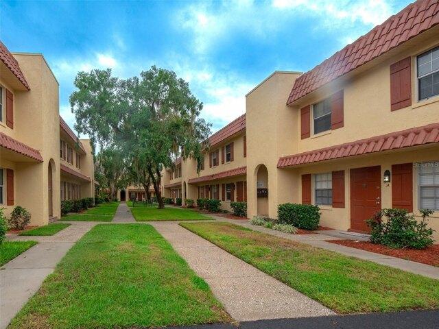 Condo for sale in Leesburg
