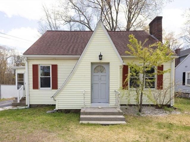 House for sale in Dudley, Massachusetts