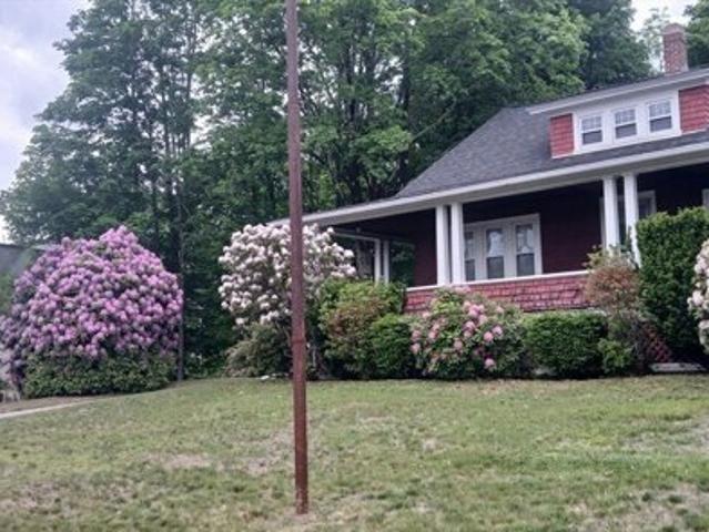 House for sale in Dudley, Massachusetts