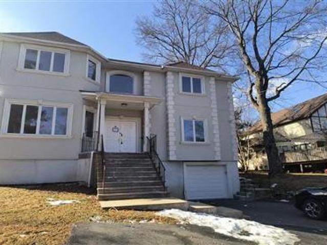 House for sale in Monsey