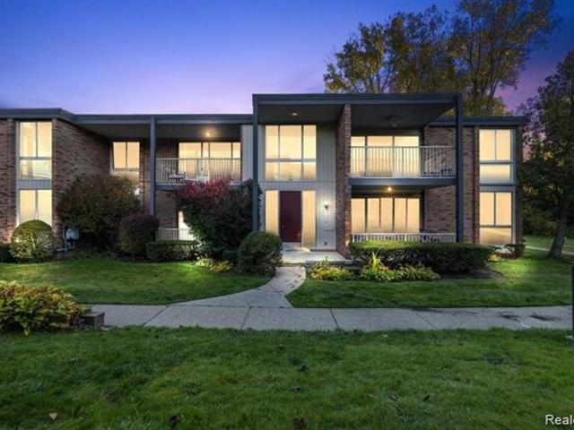 Condo for sale in Bloomfield Hills