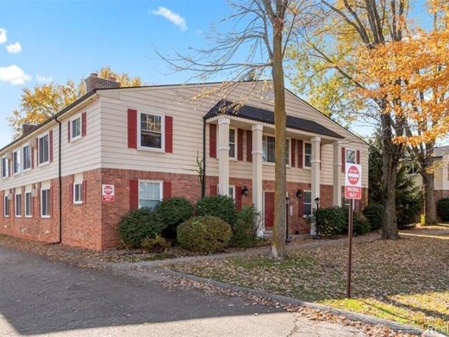 Condo for sale in Clawson, Michigan