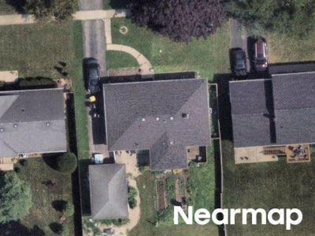 House for sale in Mchenry, Illinois