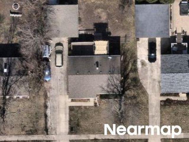 House for sale in Mchenry, Illinois