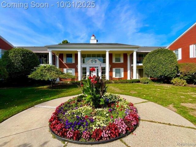 Condo for sale in Beverly Hills, California