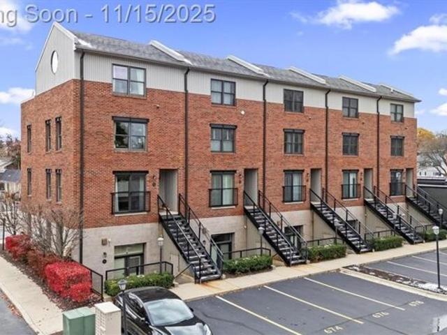 Condo for sale in Royal Oak, Michigan
