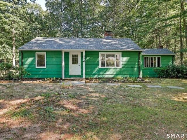 House for sale in Simsbury, Connecticut