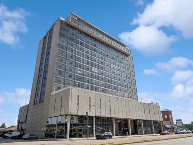 Condo for sale in Elmwood Park Condo for sale in Elmwood Park