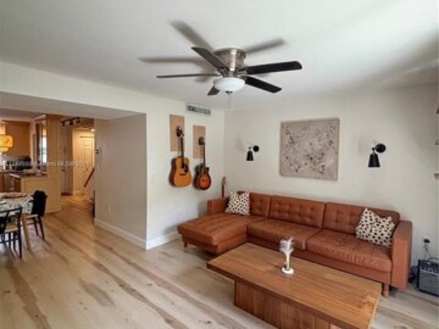 Condo for sale in Oakland Park