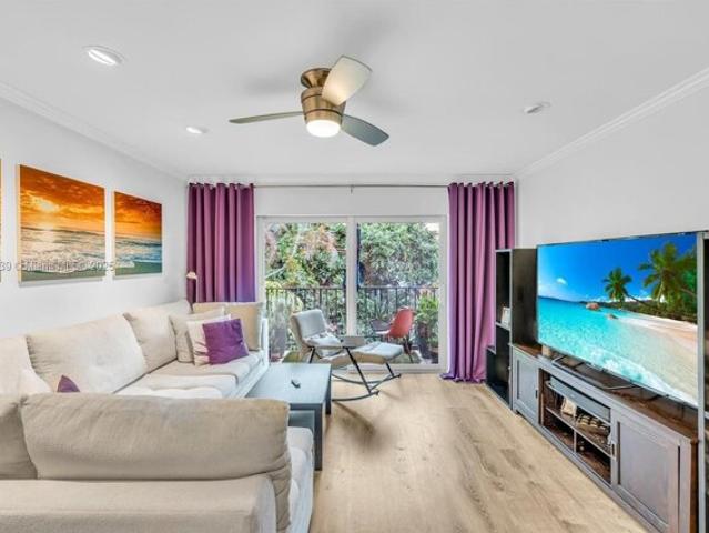 Condo for sale in Oakland Park