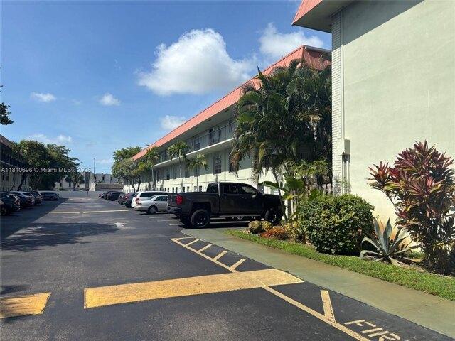Condo for sale in Oakland Park