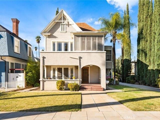 House for sale in Redlands