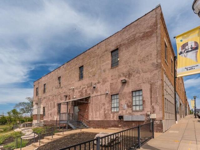 Condo for sale in Springfield