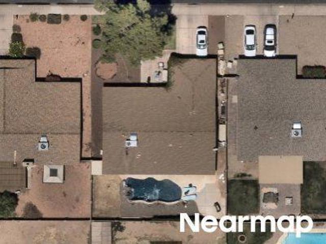 House for sale in Wellington Court, Glendale