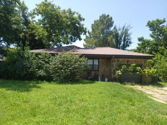 House for sale in Shawnee, Pottawatomie County
