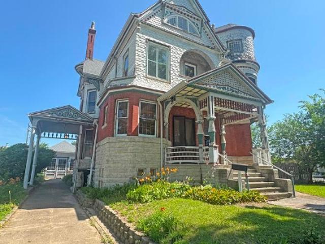 House for sale in Decatur, Illinois