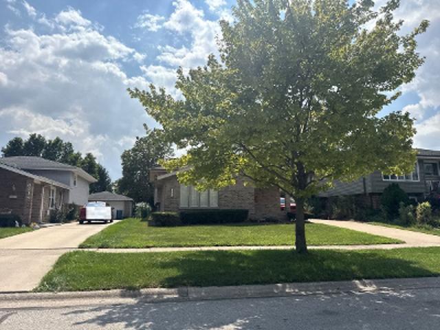 House for sale in Alsip, Illinois