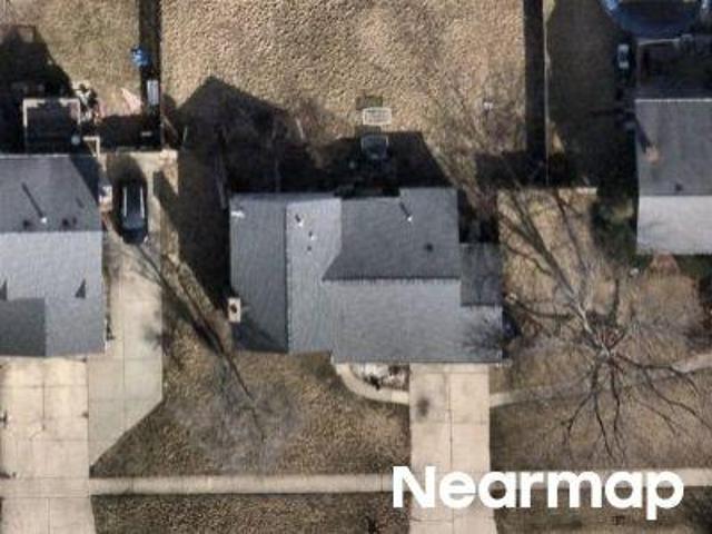 House for sale in Mchenry, Illinois