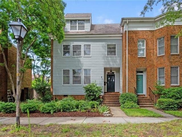 Condo for sale in Norfolk