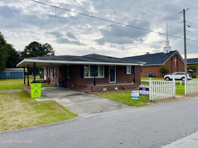 House for sale in Cove City, North Carolina