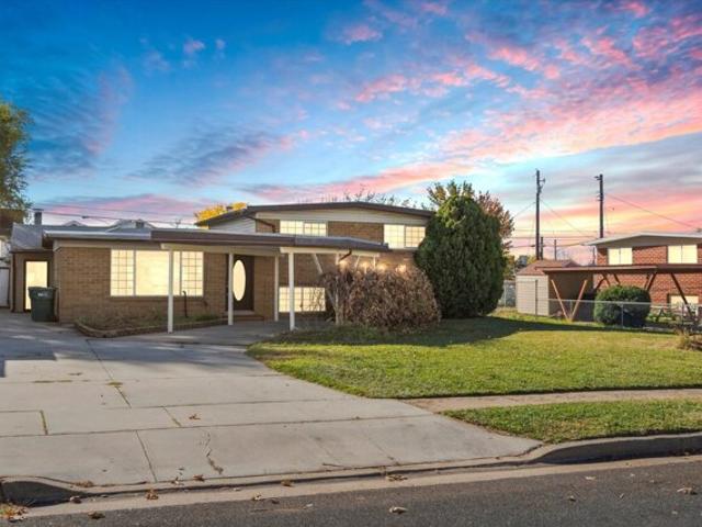 House for sale in Roy, Utah