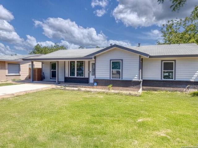 House for sale in Uvalde, Texas