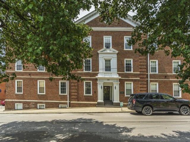 Condo for sale in Lexington