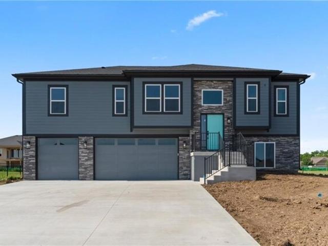 House for sale in Lone Jack, Missouri