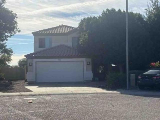 Property for sale in Crystal Lakes, Avondale
