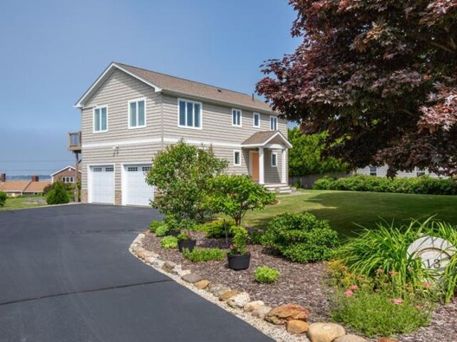 House for sale in Bailey Island, Maine