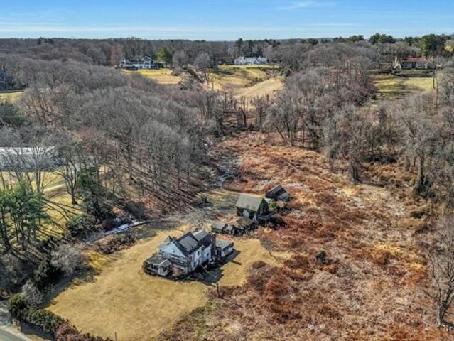 Land for sale in Mill Neck