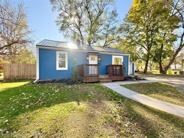 House for sale in Fenton, Michigan