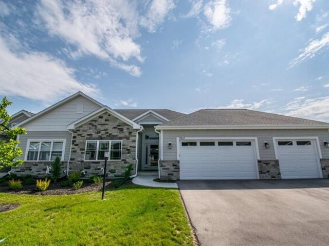 Condo for sale in Lannon