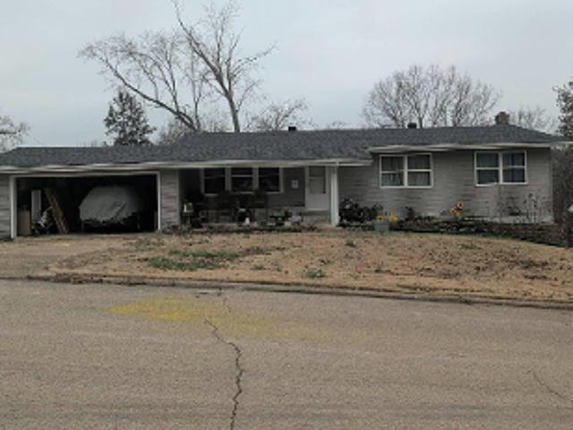 House for sale in De Soto, Missouri