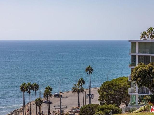 Condo for sale in Canoga Park, California