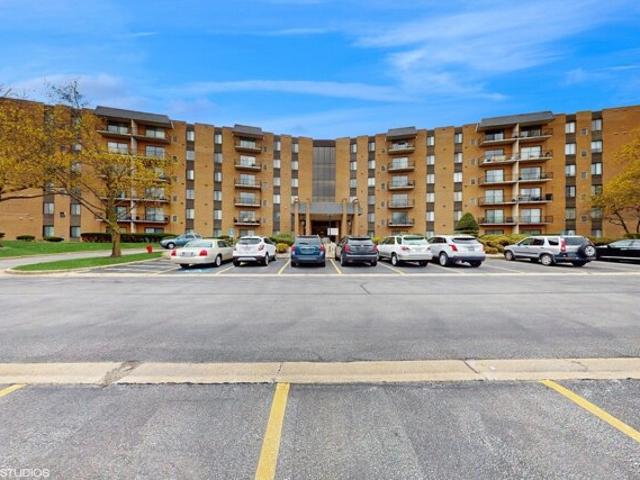 Condo for sale in Glenwood