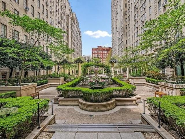 Condo for sale in Arverne, New York