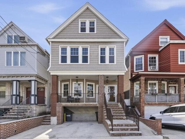 House for sale in Hudson, New Jersey